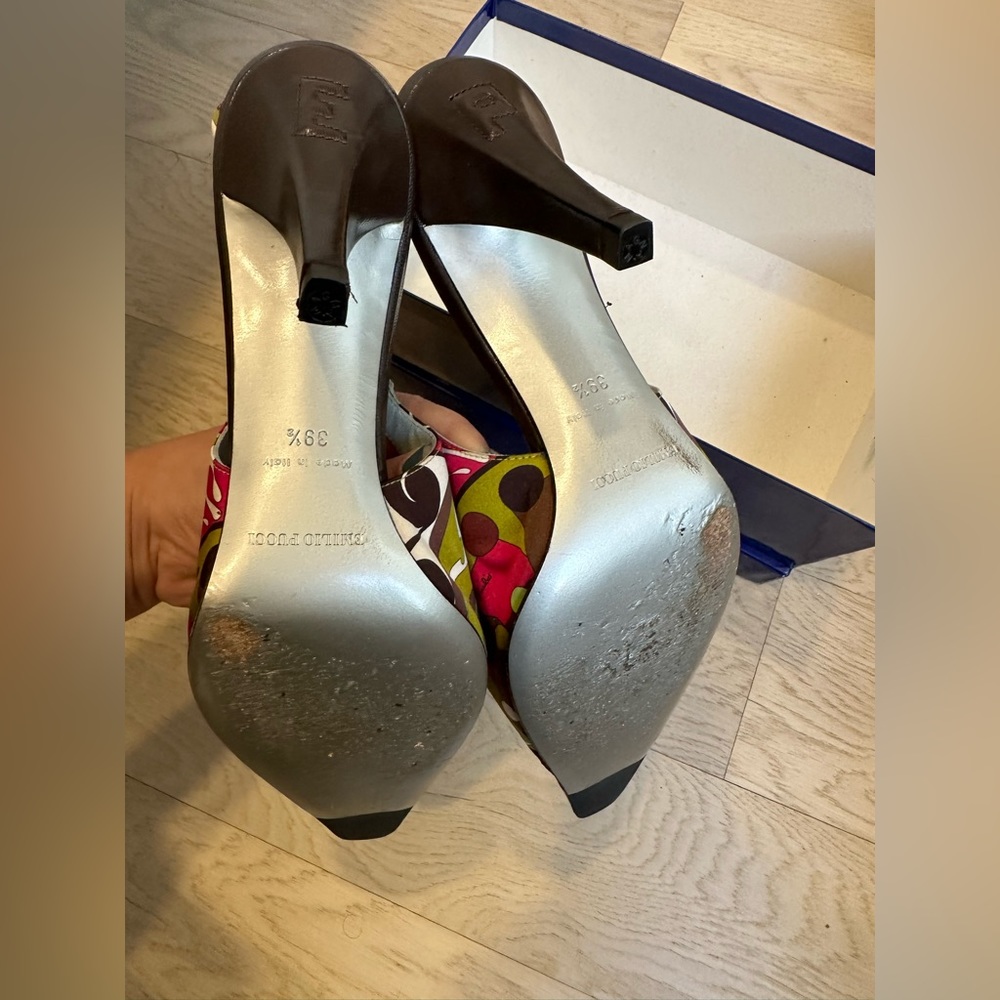 Authentic multicolor Emilio Pucci Slingback heels with cutout detailing! - Picture 4 of 7